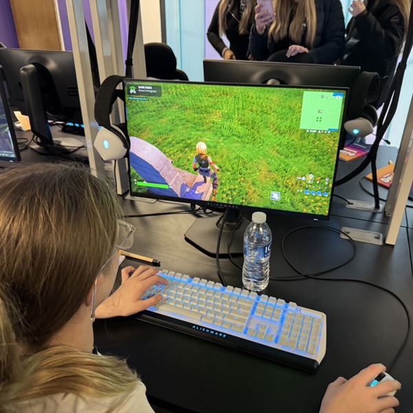 Why Computing Teachers Should Try Interactive 3D in the Classroom